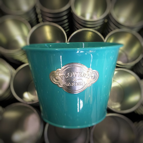 The advantages of galvanized metallic flower pots